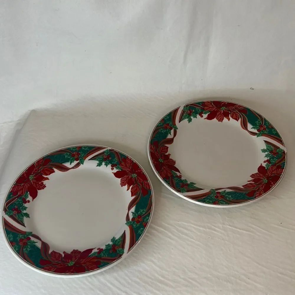 Gibson Christmas Salad Plate Poinsettia Holly Ribbon Berries Dessert Appetizer